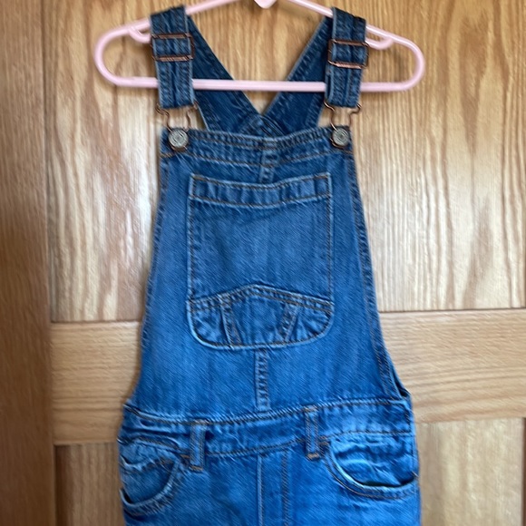 Gap girls distressed denim overalls. Size M. Great condition - Picture 4 of 4